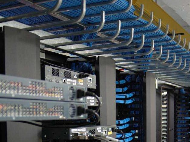 弱電機(jī)房機(jī)柜安裝位置需要注意什么問題